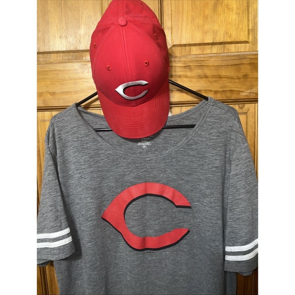 Cincinnati MLB Women's 5th & Ocean Gray T-Shirt XXL  With Cincinnati Reds Hat - Picture 2 of 9